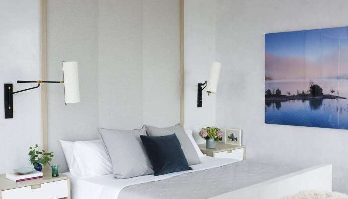 Minimalist Bedroom Furniture Ideas with Storage
